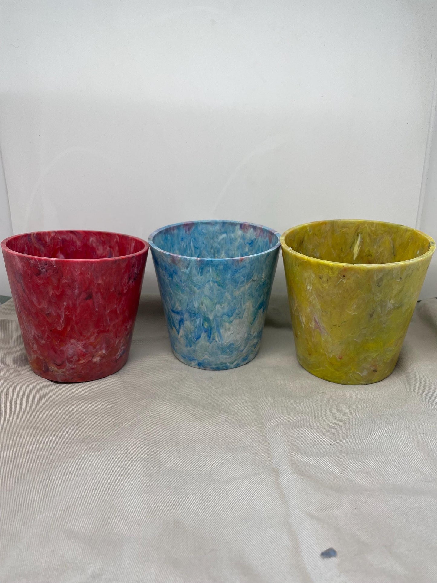 Pressed Pot--- 2.75 inch 100% recycled plastic pot for houseplants & succulents